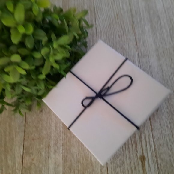 Daniela Swaebe Crimson Red Crocodile Inlay Wide Hinge Bangle - Goldtone, New! - Picture 12 of 16